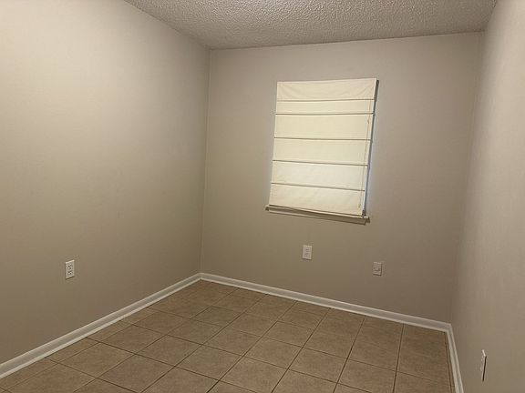 3rd image of 2121 Oriole St
