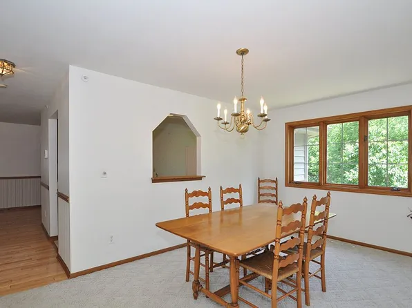 2845 Teal Ridge Ct, Brookfield, WI 53045