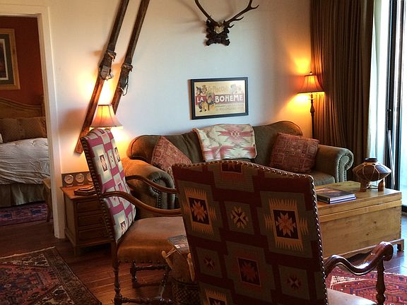 Lvg Rm-Gorsuch style decor