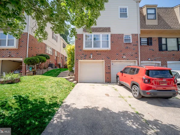 9376 Neil Rd #A, Philadelphia, PA 19115