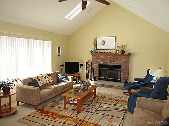 2nd image of 420 Riverwalk Dr