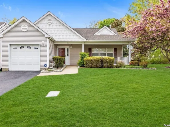 604 Pebble Beach Path #604, Riverhead, NY 11901