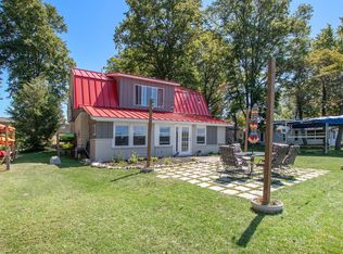 59256 Lakeshore Dr, Colon, MI 49040