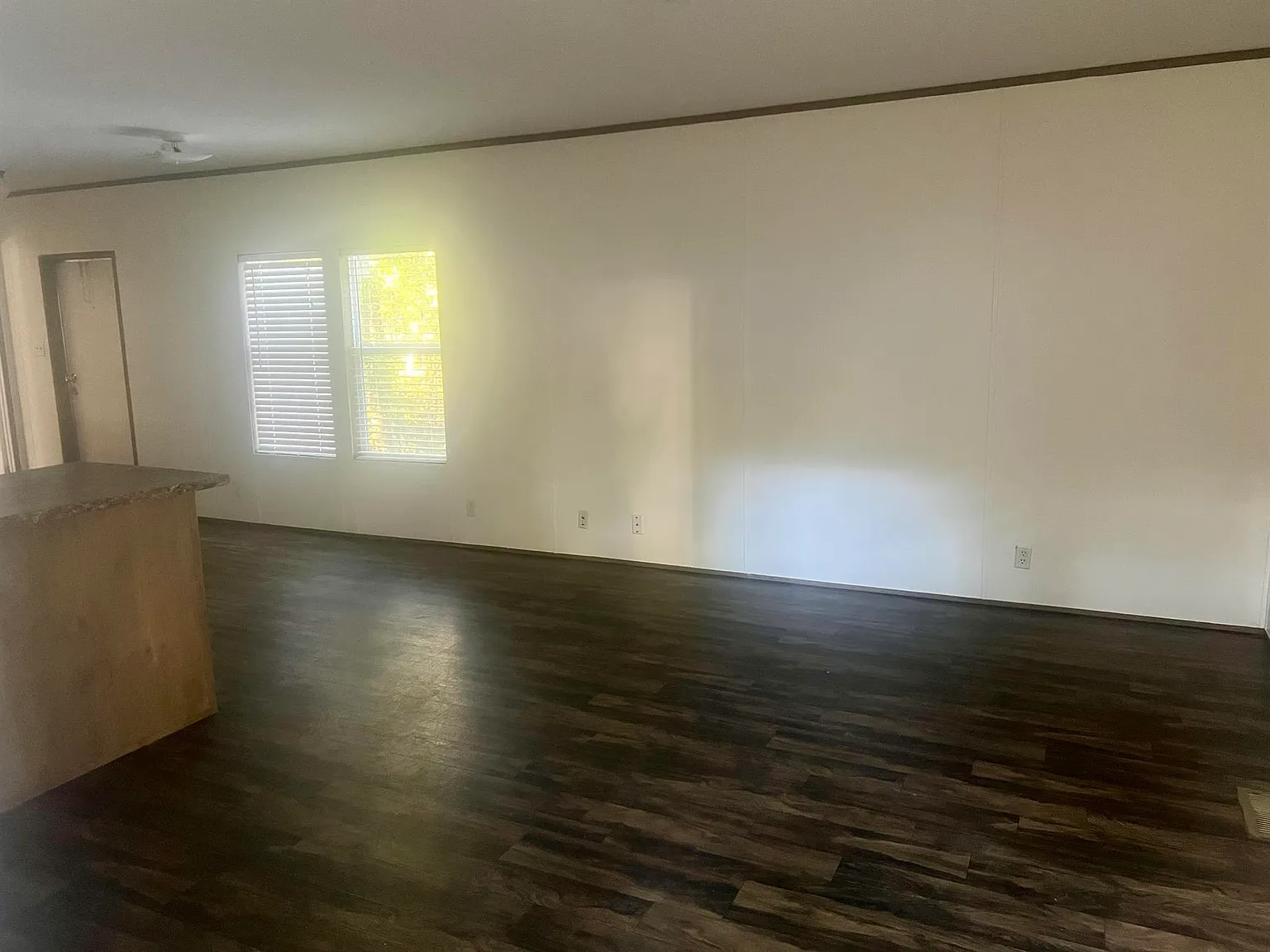 Studio, $999 — Photo 3