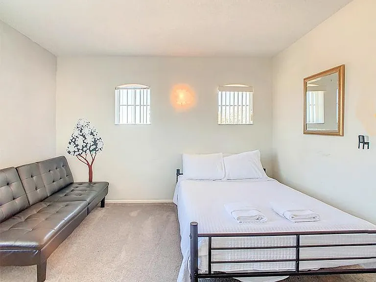 101 Bloomingdale Dr — Photo 42