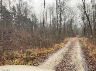 Waynesburg Dr SE, Canton, OH 44707