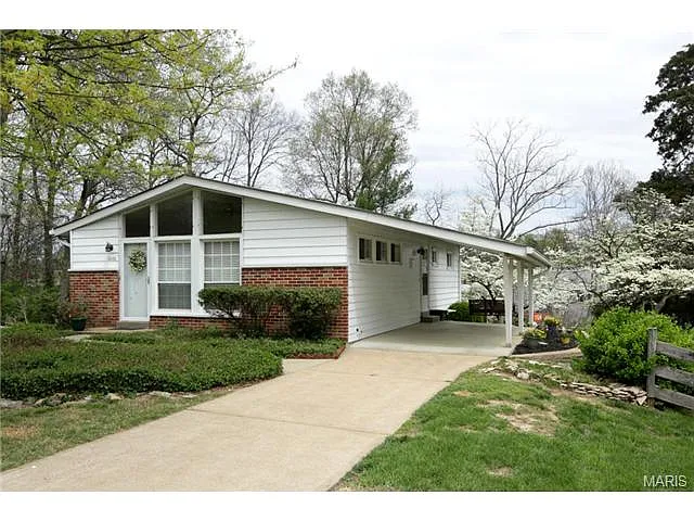 1000 Banyon Dr photo 1
