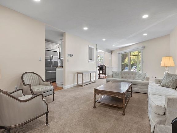 5th image of 41 Jessica Dr APT D