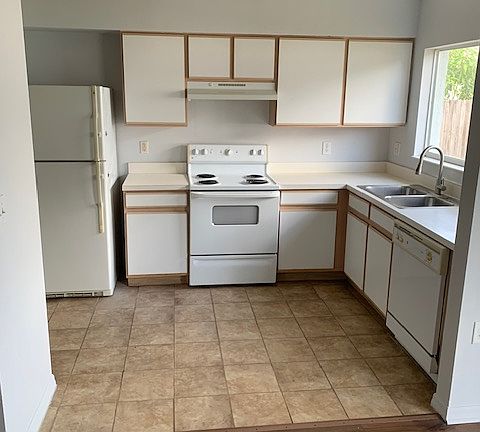 5th image of 3112 Summer House Dr