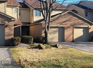 680 Tennyson #11, Rochester, MI 48307