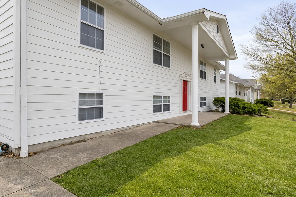 Building Photo - 2932 Leeway Dr #D