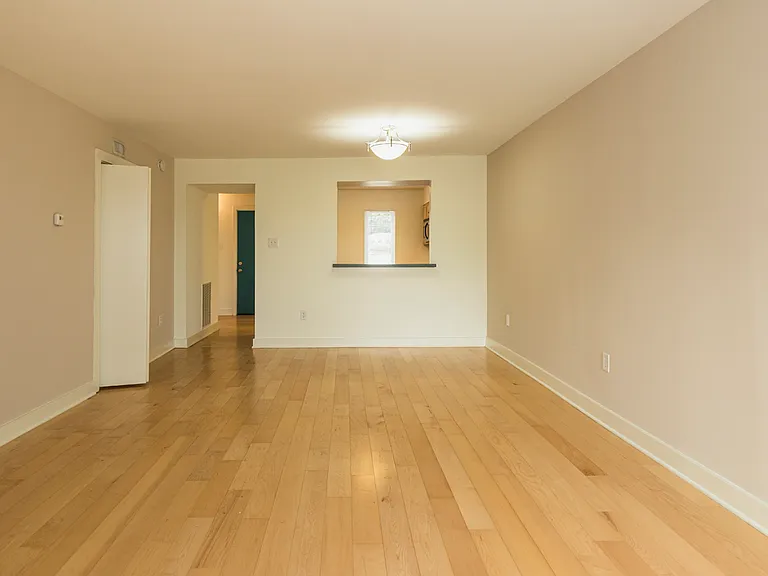Ash Tree Apartments — Photo 7