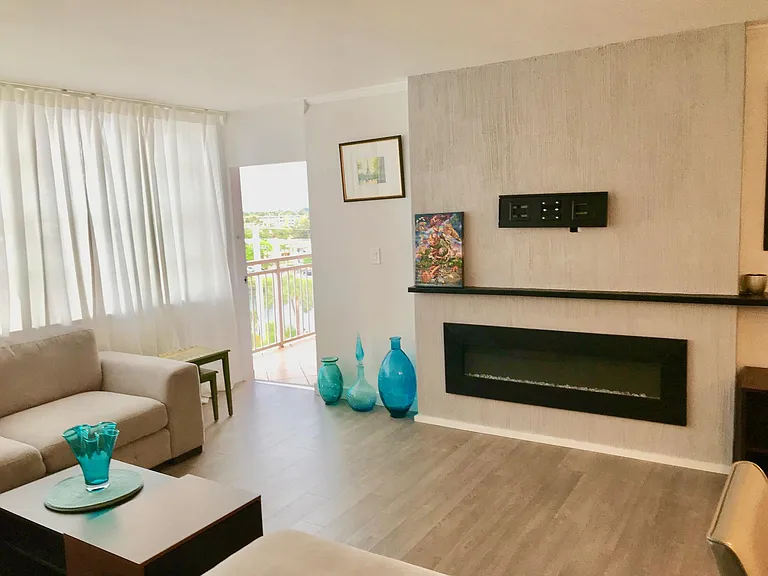 2025 NE 164th St #612 — Photo 9