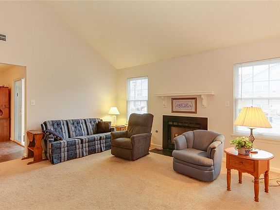 4th image of 1621 Orchard Grove Dr