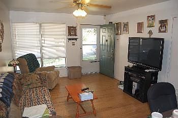 2nd image of 1112 Royal Oaks Dr