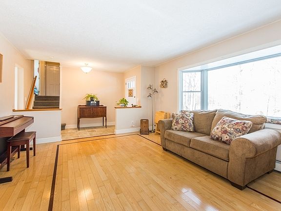 2nd image of 42 Glencrest Dr