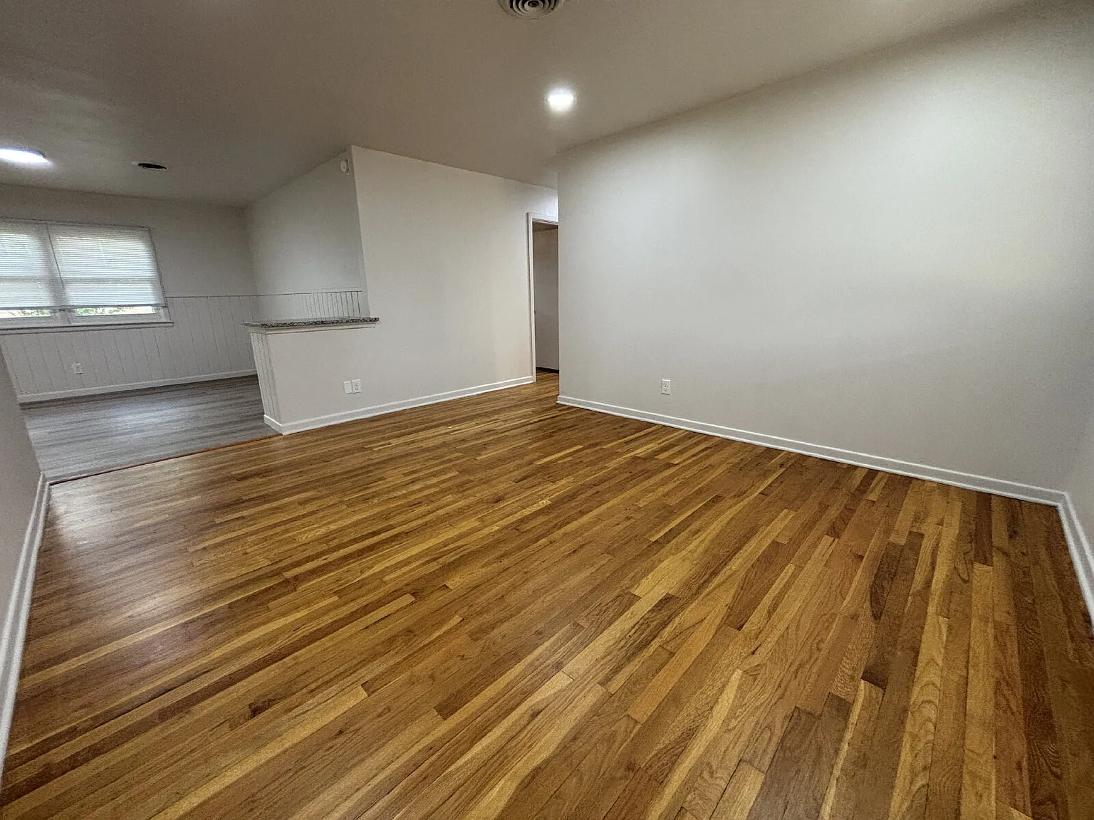 3 bed, 2.0 bath, 1338 sqft, $1,450 — Photo 3
