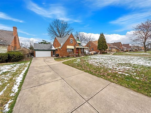 5th image of 6414 Hollywood Dr