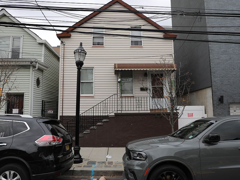 1st image of 2906 Central Ave