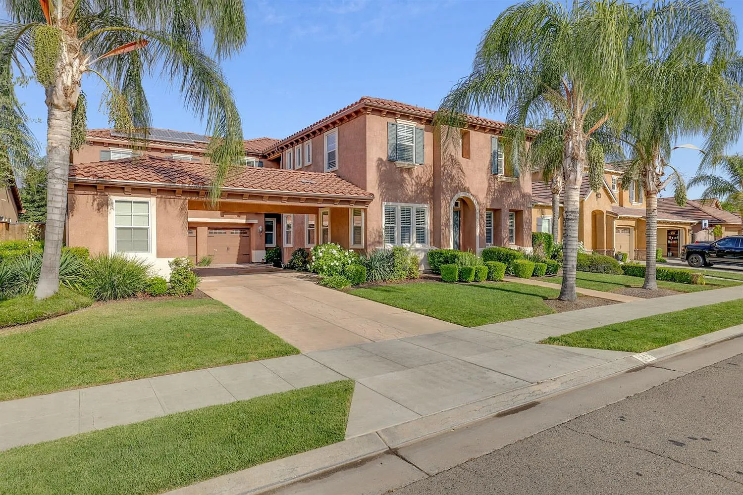 1853 N Nadine Ave photo 1