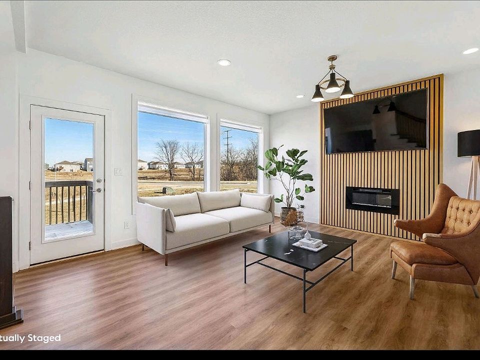 1st image of 15301 Goldenrod Dr