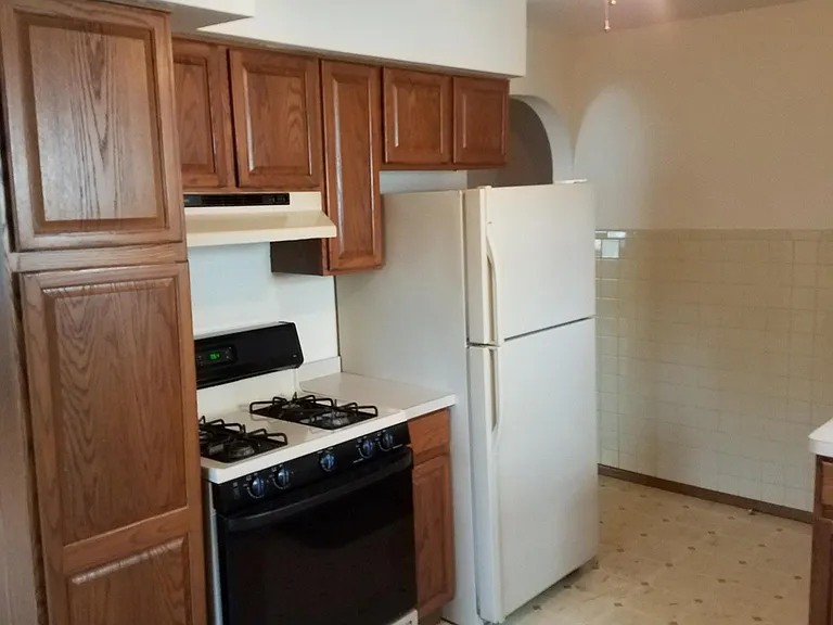 611 Eagle St — Photo 4