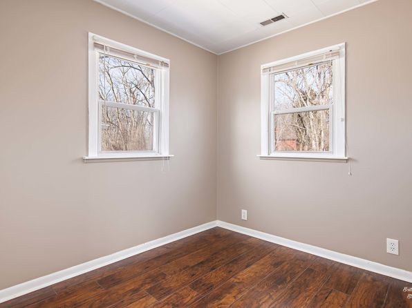 480 Grand Ave, Lake Zurich, IL 60047