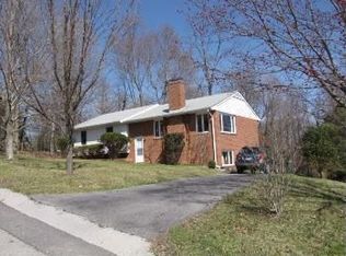801 Crestwood Dr, Blacksburg, VA 24060