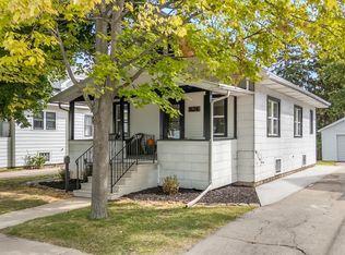 824 Bowen St, Oshkosh, WI 54901