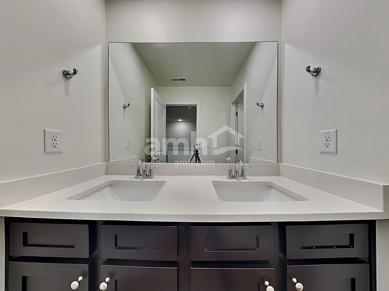 198 Willow Ln — Photo 17