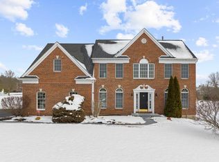 817 Arrowhead Ln, Harleysville, PA 19438