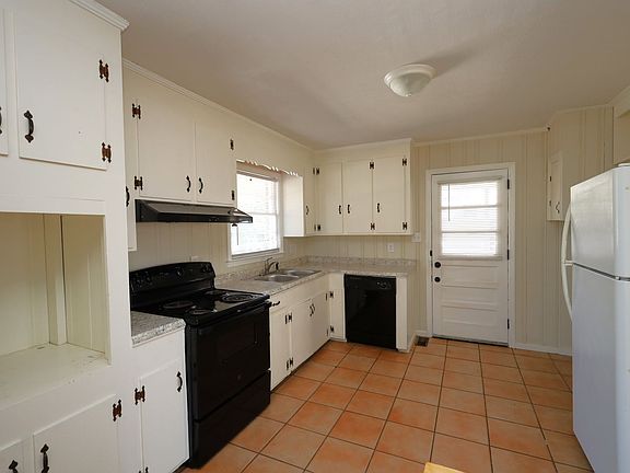 5th image of 1200 Dellwood Dr
