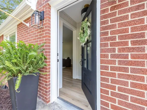 2249 Pisgah Church Rd, Kernersville, NC 27284