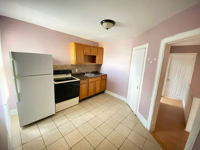 1833 W Rockland St #2 — Photo 9