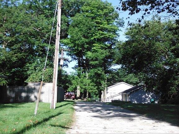 2nd image of 604 N Scott Dr
