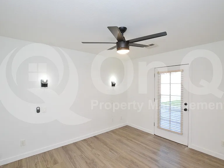 9441 N 15th Pl — Photo 12
