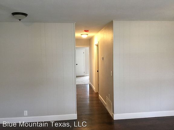 3rd image of 3207 Longhorn Trl