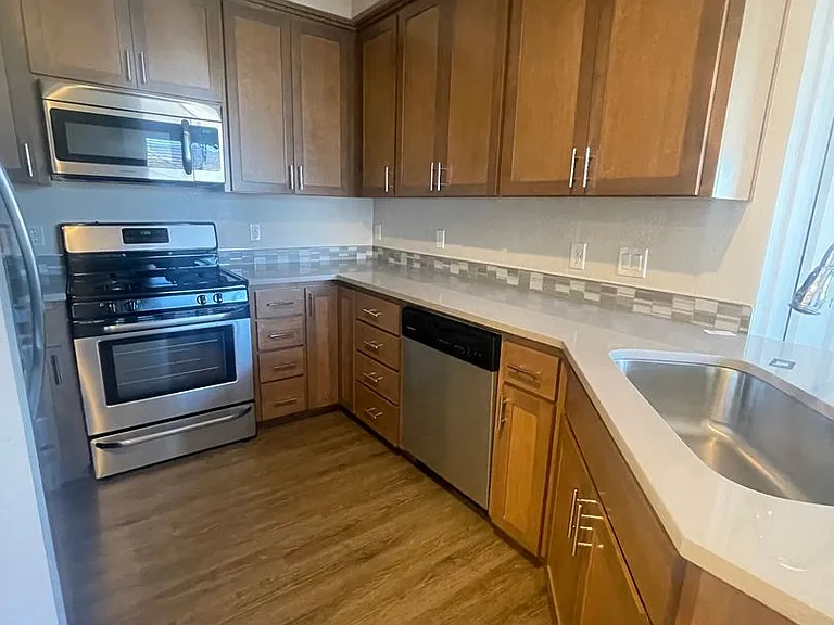 584 Fair Oaks Ave — Photo 25
