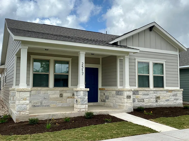 2517 Pecan Island Dr — Photo 1