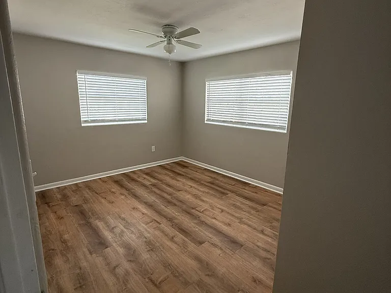 5702 Meridian Way — Photo 8