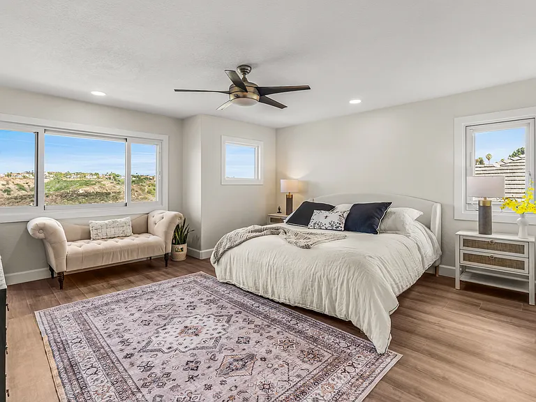 1807 Amalfi Dr — Photo 41