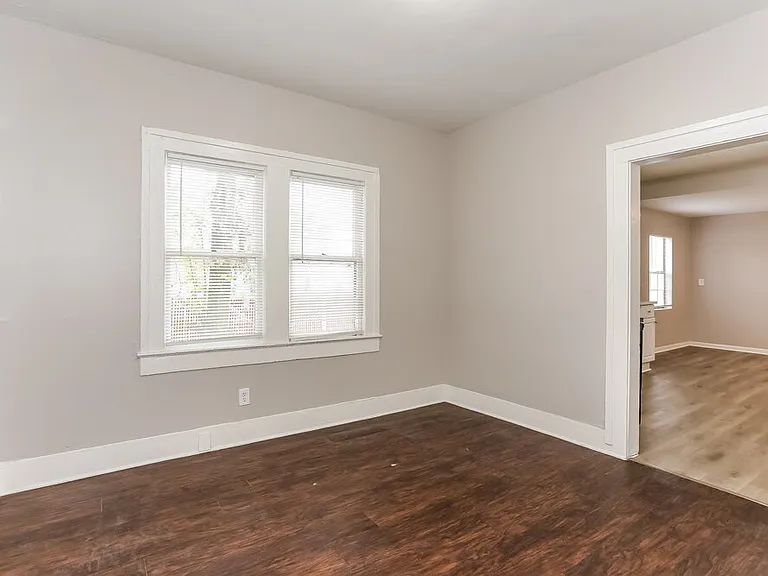 914 Allison St — Photo 5