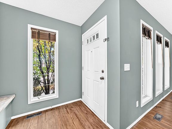 5th image of 8 Spruce Village Way