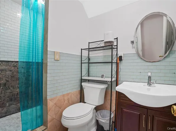 65-36 Metropolitan Avenue image 15 of 33