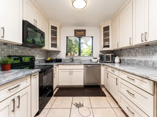 15 Kulanihakoi St APT 12D, Kihei, HI 96753