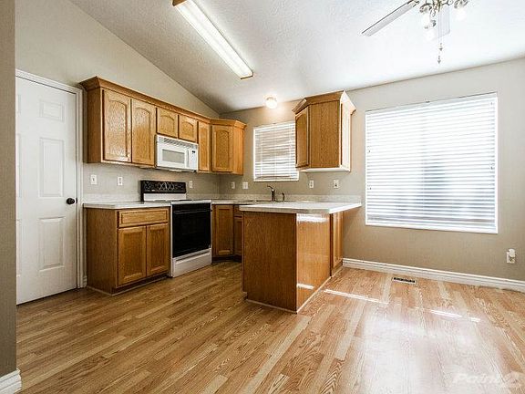 Kitchen_800x600_2456339