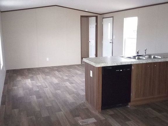 3rd image of 2901 W State Hwy #107-738