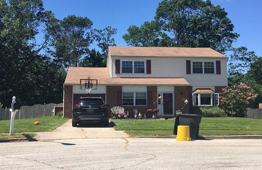 1st image of 8 Waterford Cir