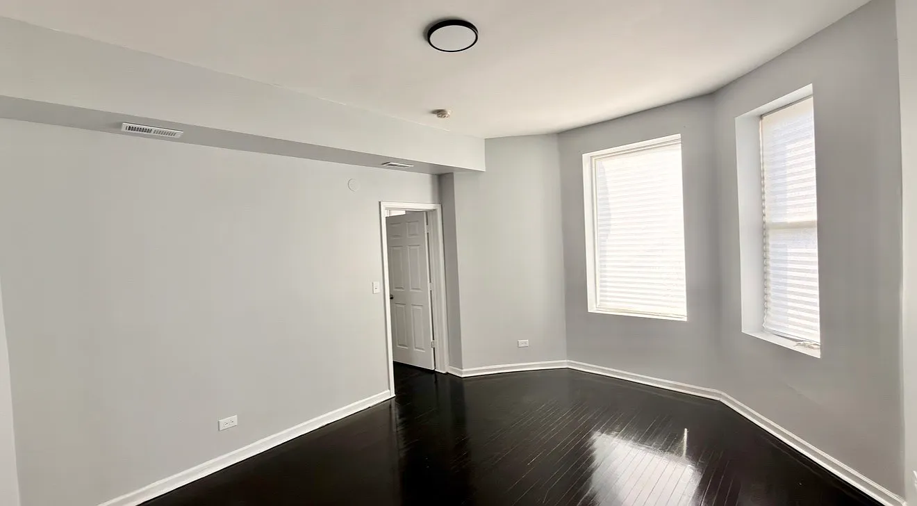 1537 S Saint Louis Ave — Photo 4