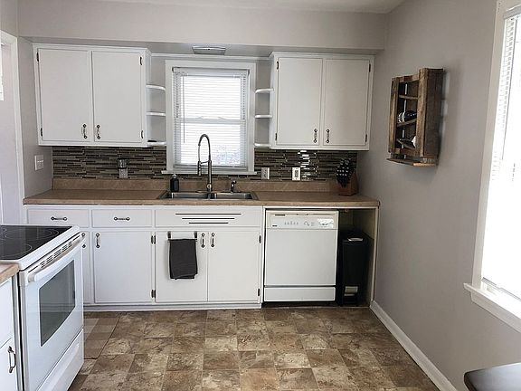 4th image of 314 N Lincoln Blvd